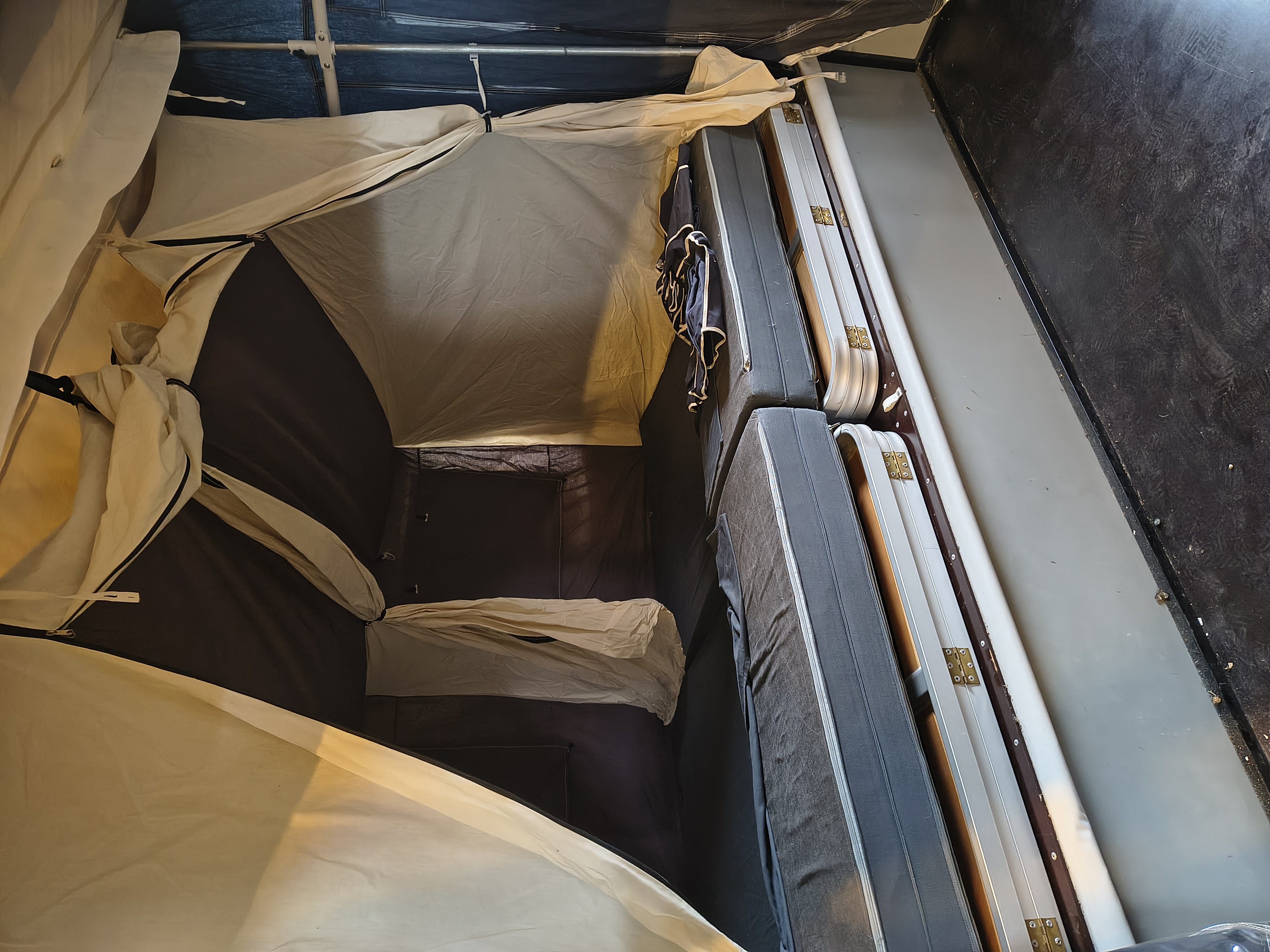 Combi-camp Valley årg 2010 twin bed